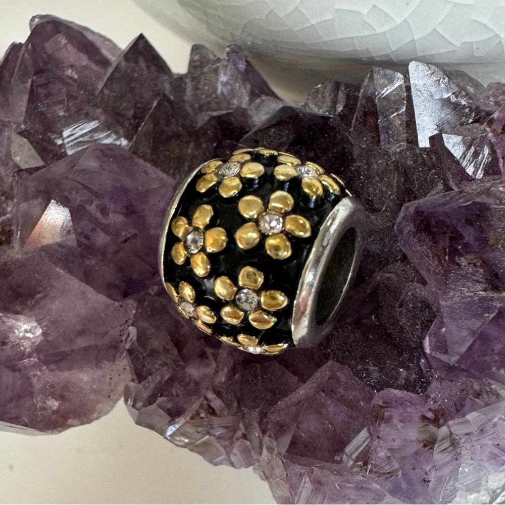 Brighton Black Daisy Bead
